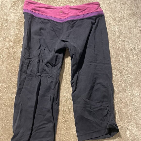 Lululemon Leggings Womens Sz 8 M Black Athletic Yoga Capri Stretch Cropped Pink - Picture 3 of 6